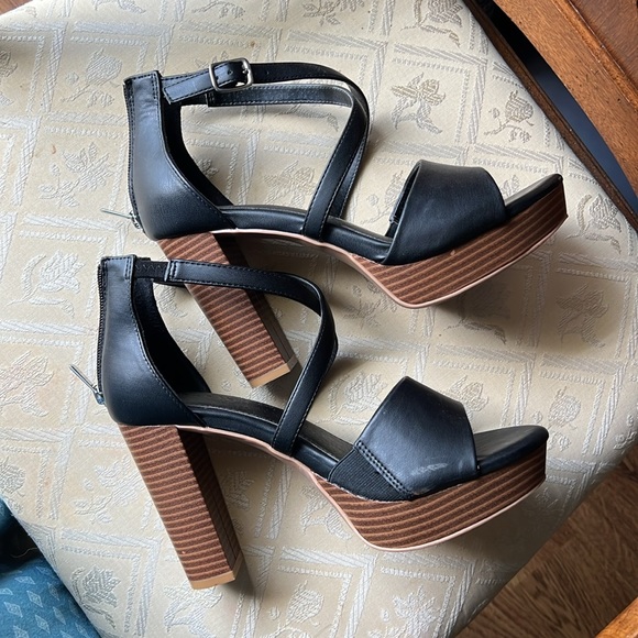 Torrid heels 👠 - Picture 4 of 5